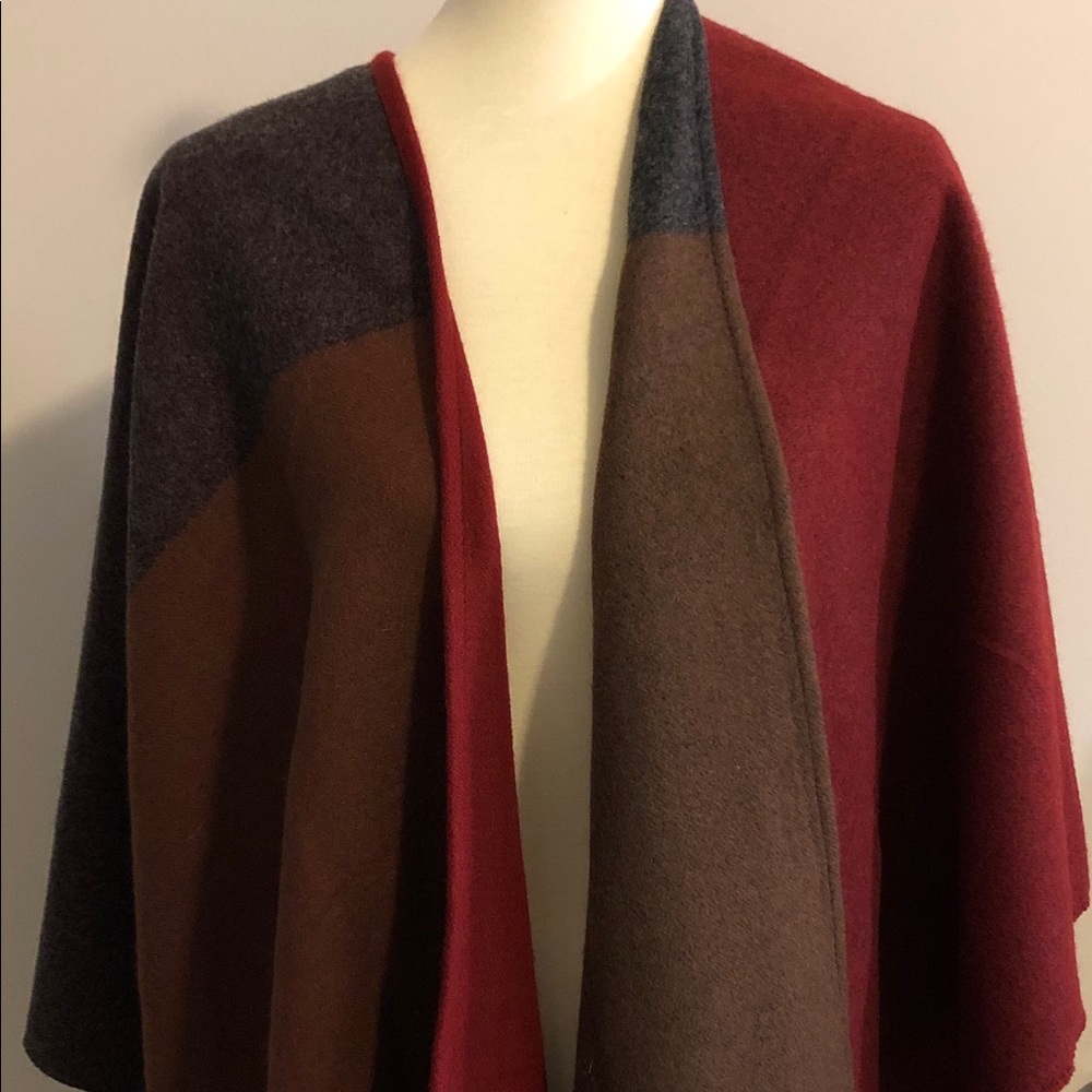 UNIQLO One Size Fits Most Poncho - Red/Brown/Gray
